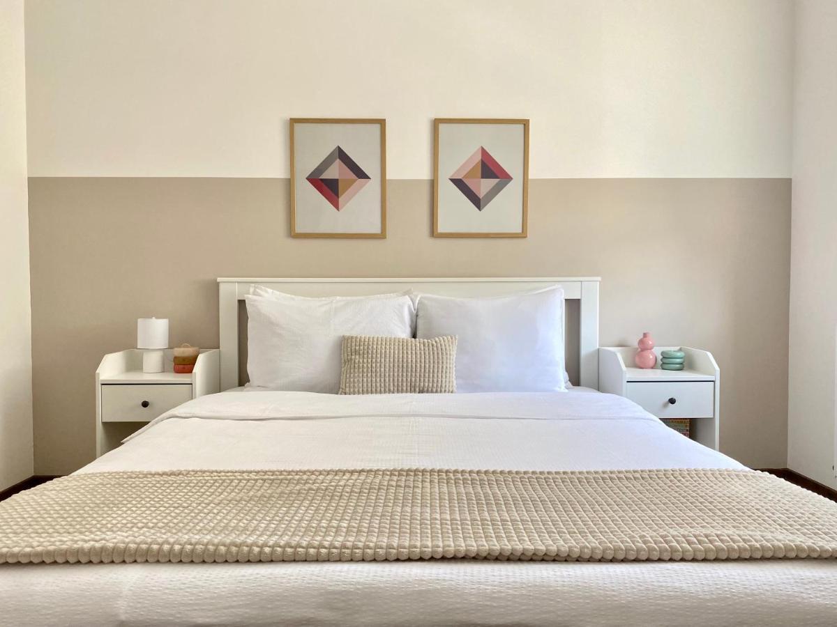 Wanderlust Home Cream, Rasnov Apt For 4, Wifi And Free Parking Extérieur photo