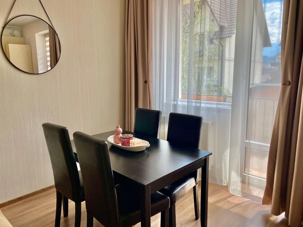 Wanderlust Home Cream, Rasnov Apt For 4, Wifi And Free Parking Extérieur photo