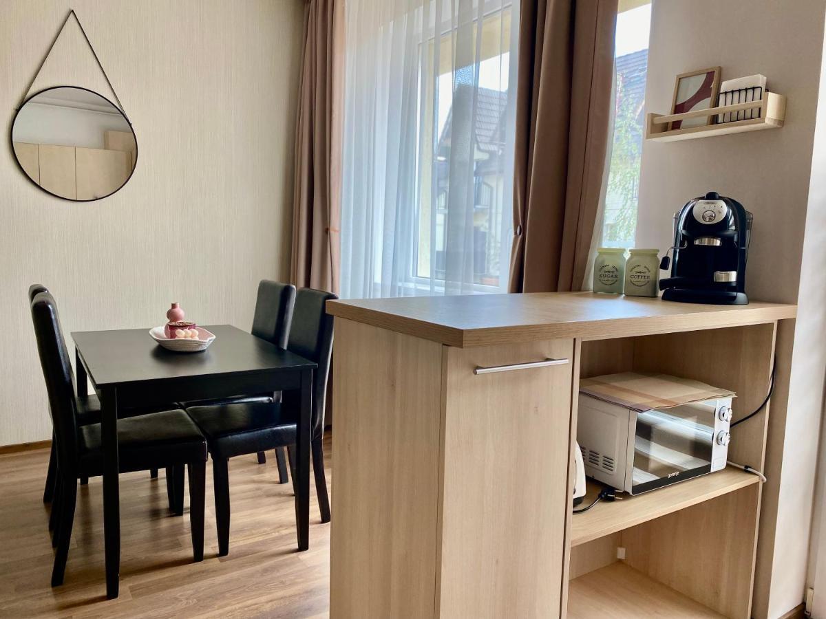 Wanderlust Home Cream, Rasnov Apt For 4, Wifi And Free Parking Extérieur photo