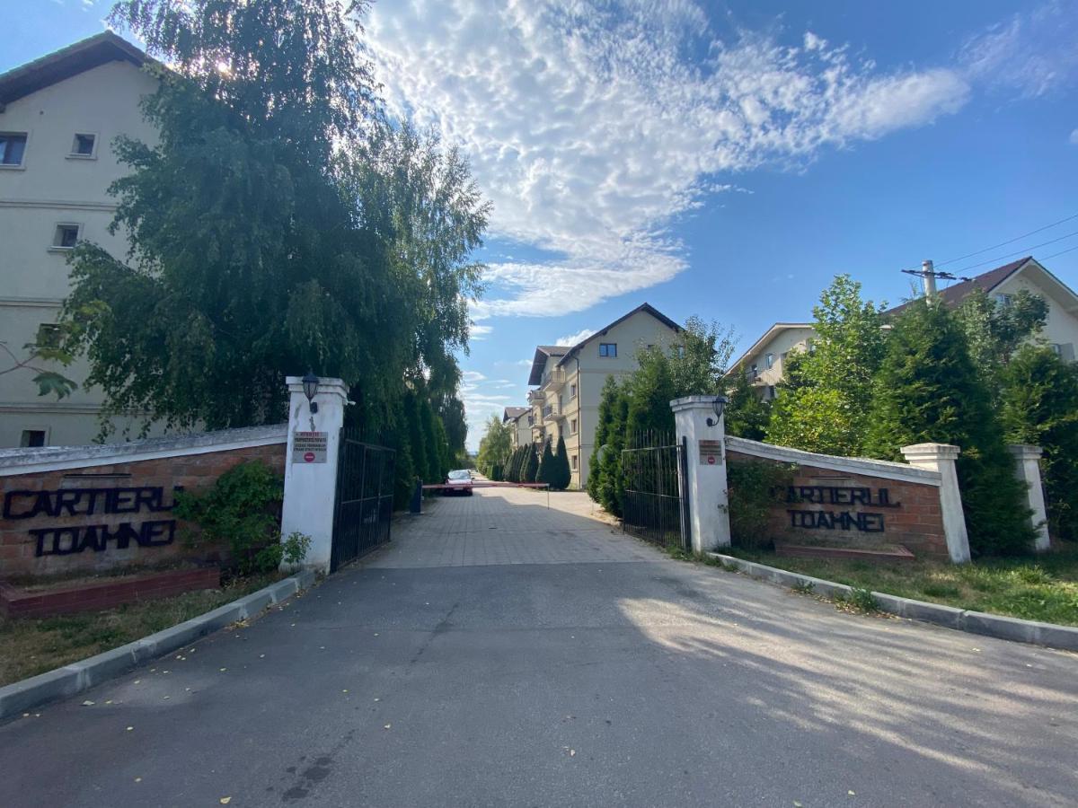 Wanderlust Home Cream, Rasnov Apt For 4, Wifi And Free Parking Extérieur photo
