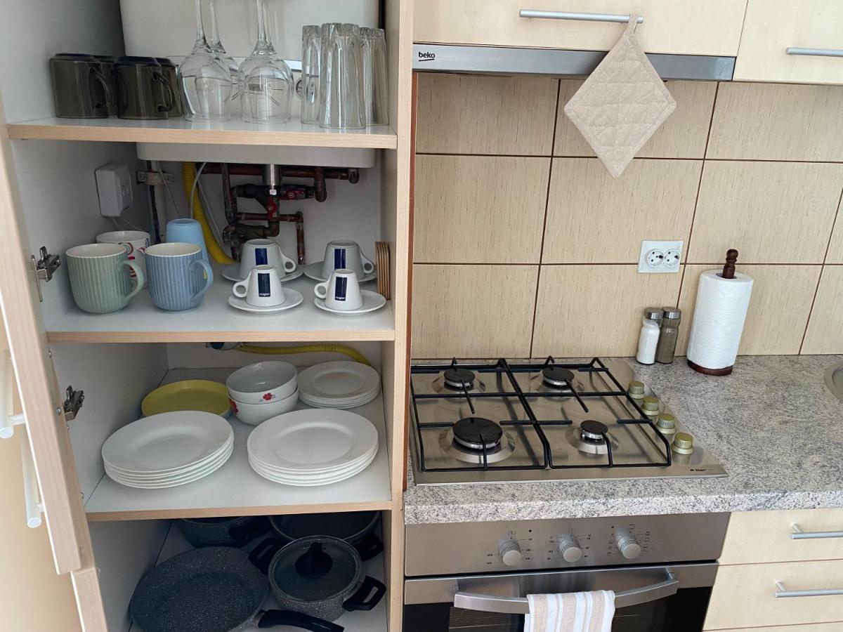 Wanderlust Home Cream, Rasnov Apt For 4, Wifi And Free Parking Extérieur photo