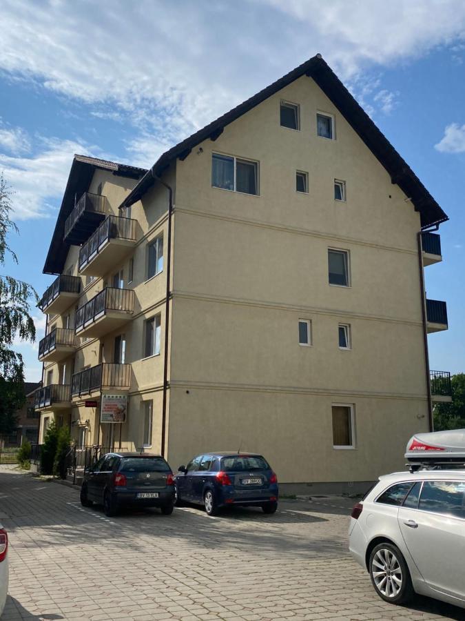 Wanderlust Home Cream, Rasnov Apt For 4, Wifi And Free Parking Extérieur photo