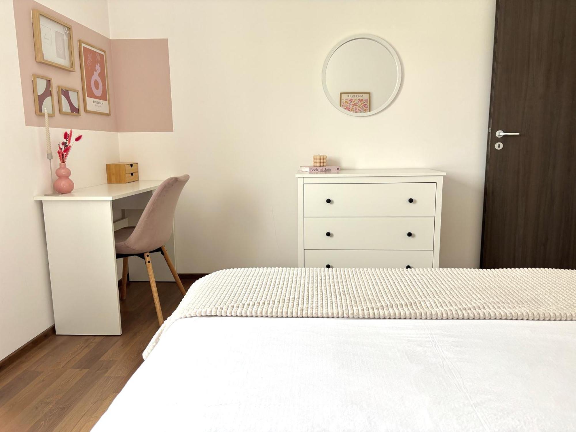 Wanderlust Home Cream, Rasnov Apt For 4, Wifi And Free Parking Extérieur photo