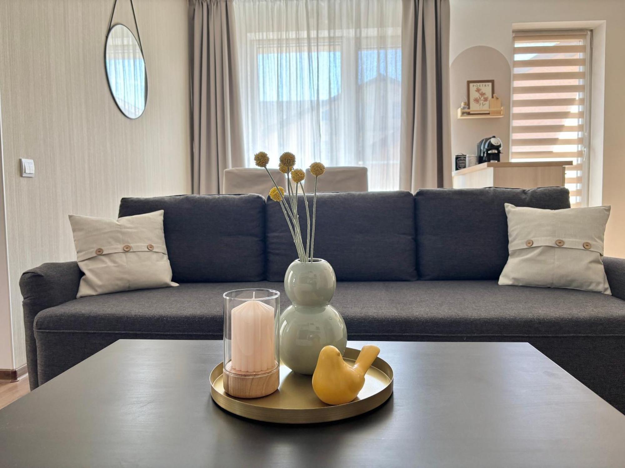 Wanderlust Home Cream, Rasnov Apt For 4, Wifi And Free Parking Extérieur photo