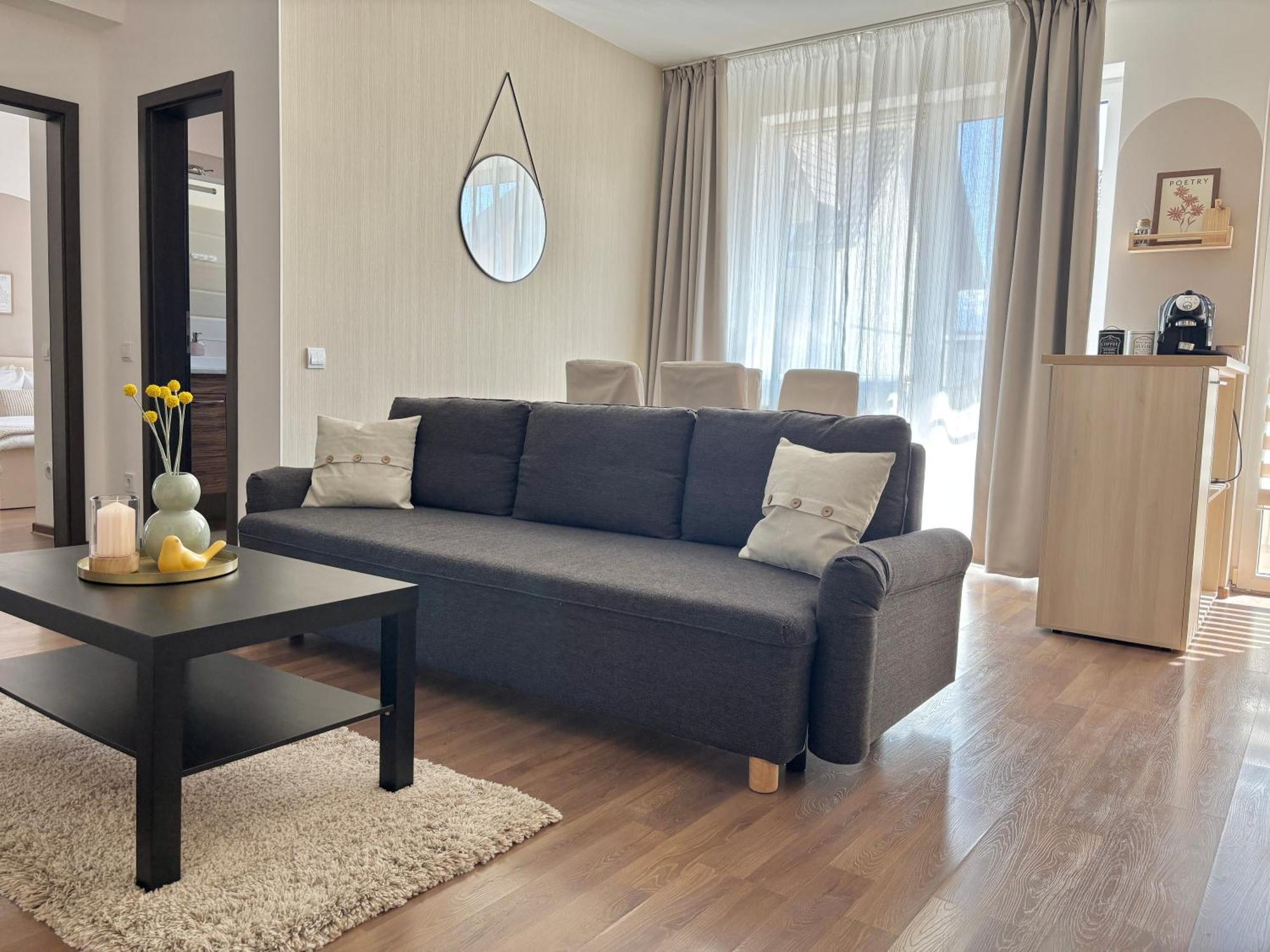 Wanderlust Home Cream, Rasnov Apt For 4, Wifi And Free Parking Extérieur photo