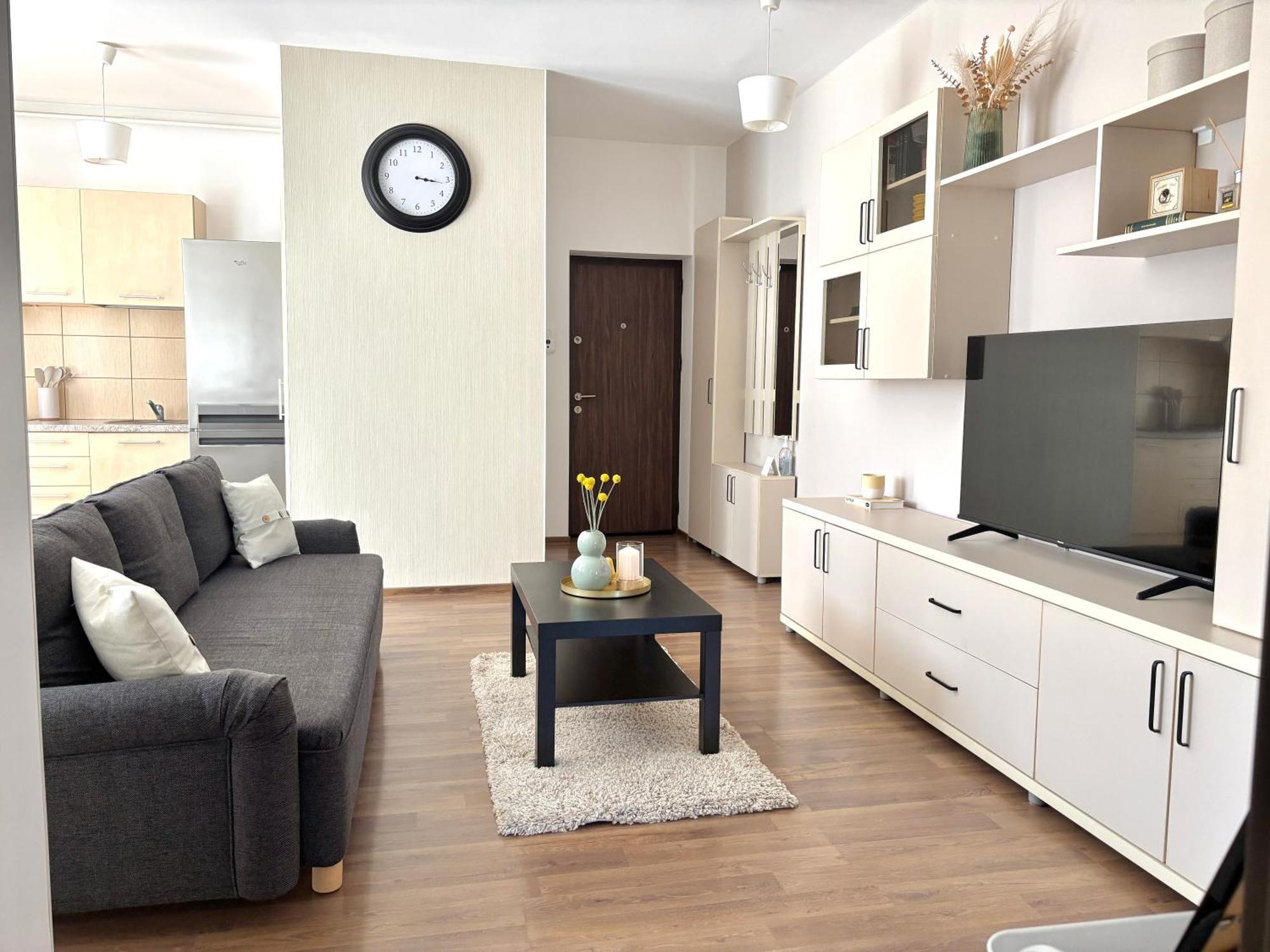 Wanderlust Home Cream, Rasnov Apt For 4, Wifi And Free Parking Extérieur photo