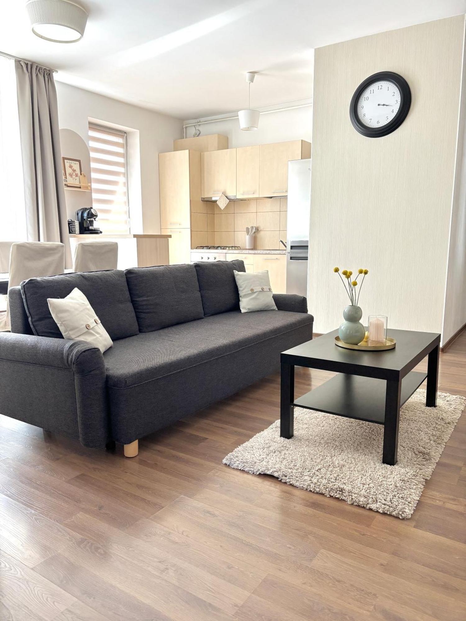 Wanderlust Home Cream, Rasnov Apt For 4, Wifi And Free Parking Extérieur photo